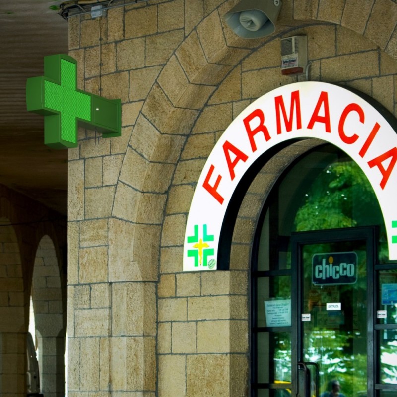 P8 Programmable Multicolor LED XL RGB Pharmacy Cross - Outdoor