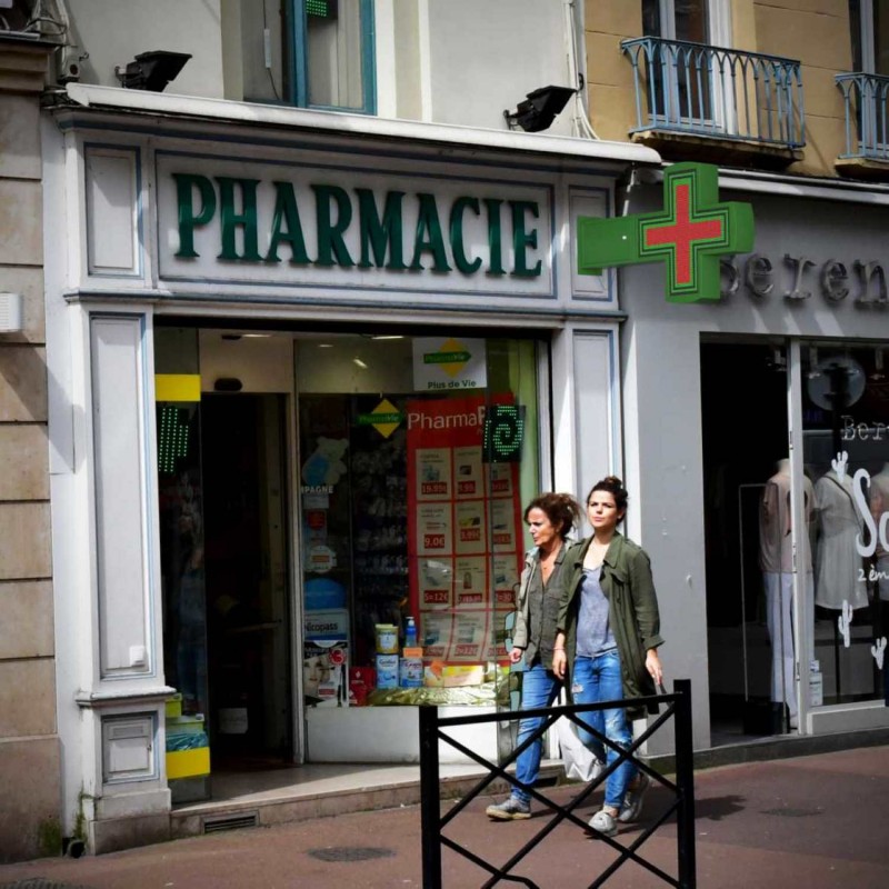 P8 Programmable Multicolor LED XL RGB Pharmacy Cross - Outdoor