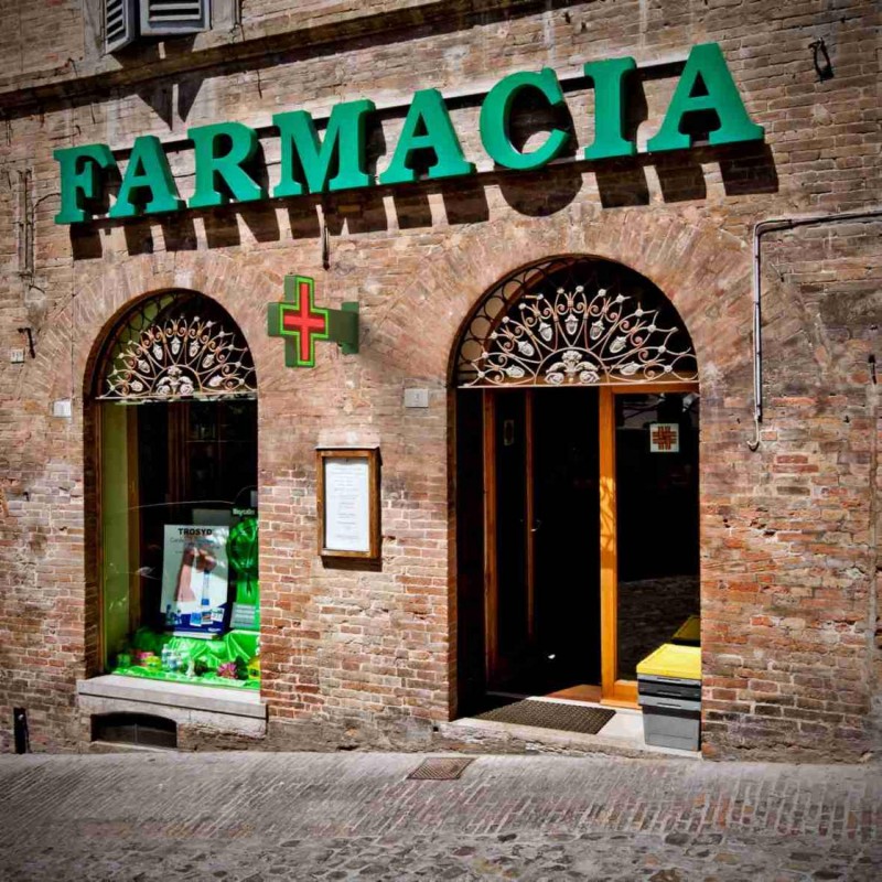 P8 Programmable Multicolor LED XL RGB Pharmacy Cross - Outdoor
