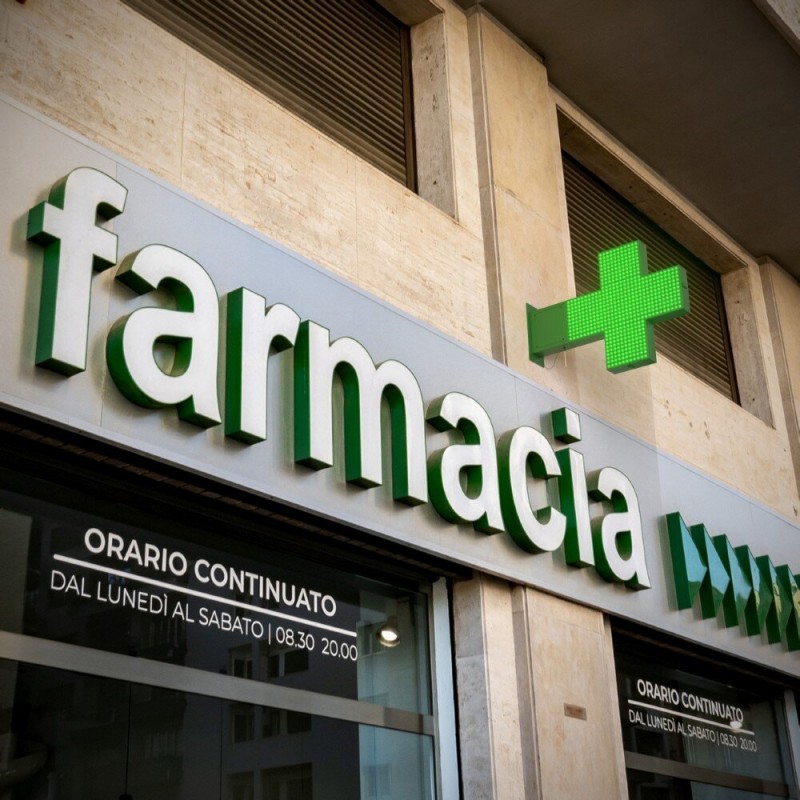 Green monocolor Pharmacy LED Cross - 80x80cm - Double sided - Outdoor