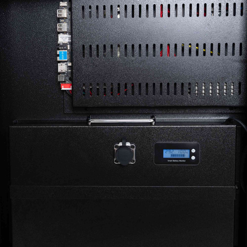 43'' Portable Outdoor Advertising Display - Full HD LCD - Wheeled and Battery Operated