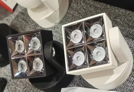Aplique de teto LED quadrado orientável 8W - CCT - UGR18 - Chip OSRAM - Driver KGP